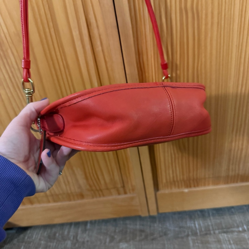 LAST CHANCE CLOSET CLOSING Vintage USA Coach Swinger Coral Red Orange Leather - Picture 6 of 12